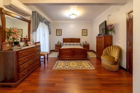 Moradia T5 Venda em Santarém (Marvila), Santa Iria da Ribeira de Santarém, Santarém (São Salvador) e Santarém (São Nicolau),Santarém