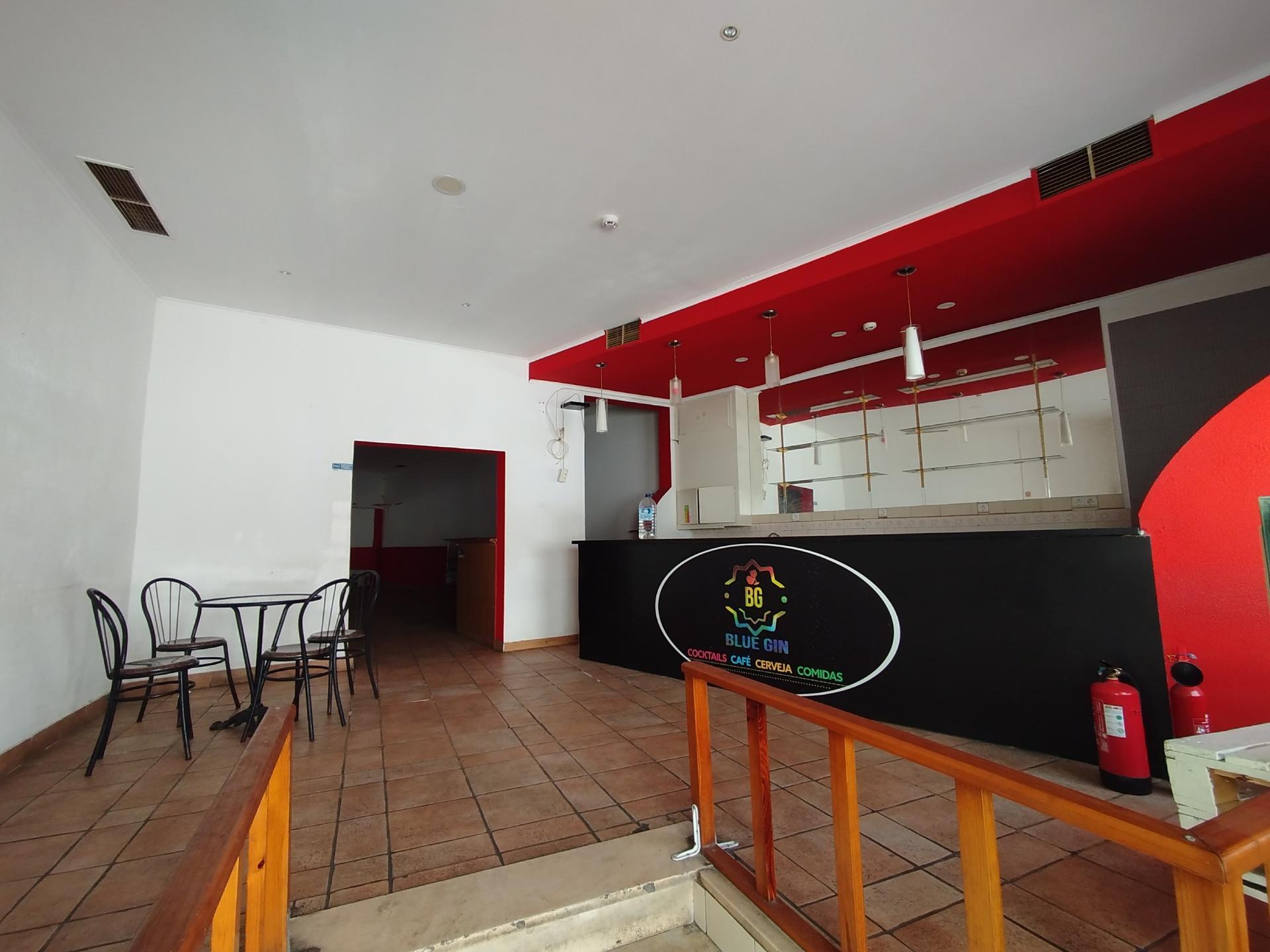 Loja  Venda em Santarém (Marvila), Santa Iria da Ribeira de Santarém, Santarém (São Salvador) e Santarém (São Nicolau),Santarém
