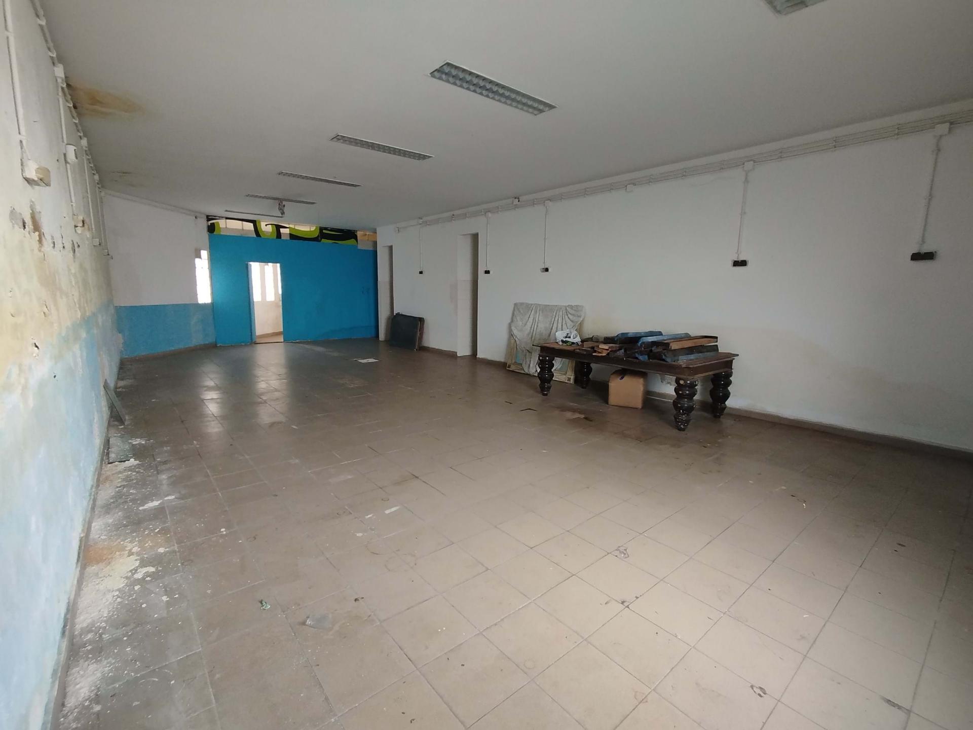 Loja  Venda em Santarém (Marvila), Santa Iria da Ribeira de Santarém, Santarém (São Salvador) e Santarém (São Nicolau),Santarém
