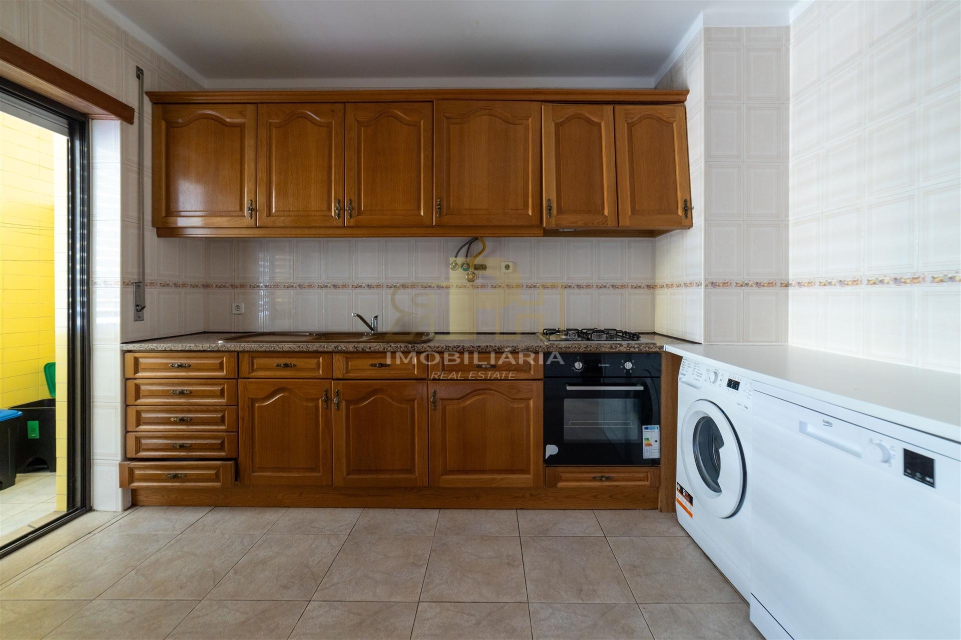 Apartamento T3 Arrendamento em Santarém (Marvila), Santa Iria da Ribeira de Santarém, Santarém (São Salvador) e Santarém (São Nicolau),Santarém