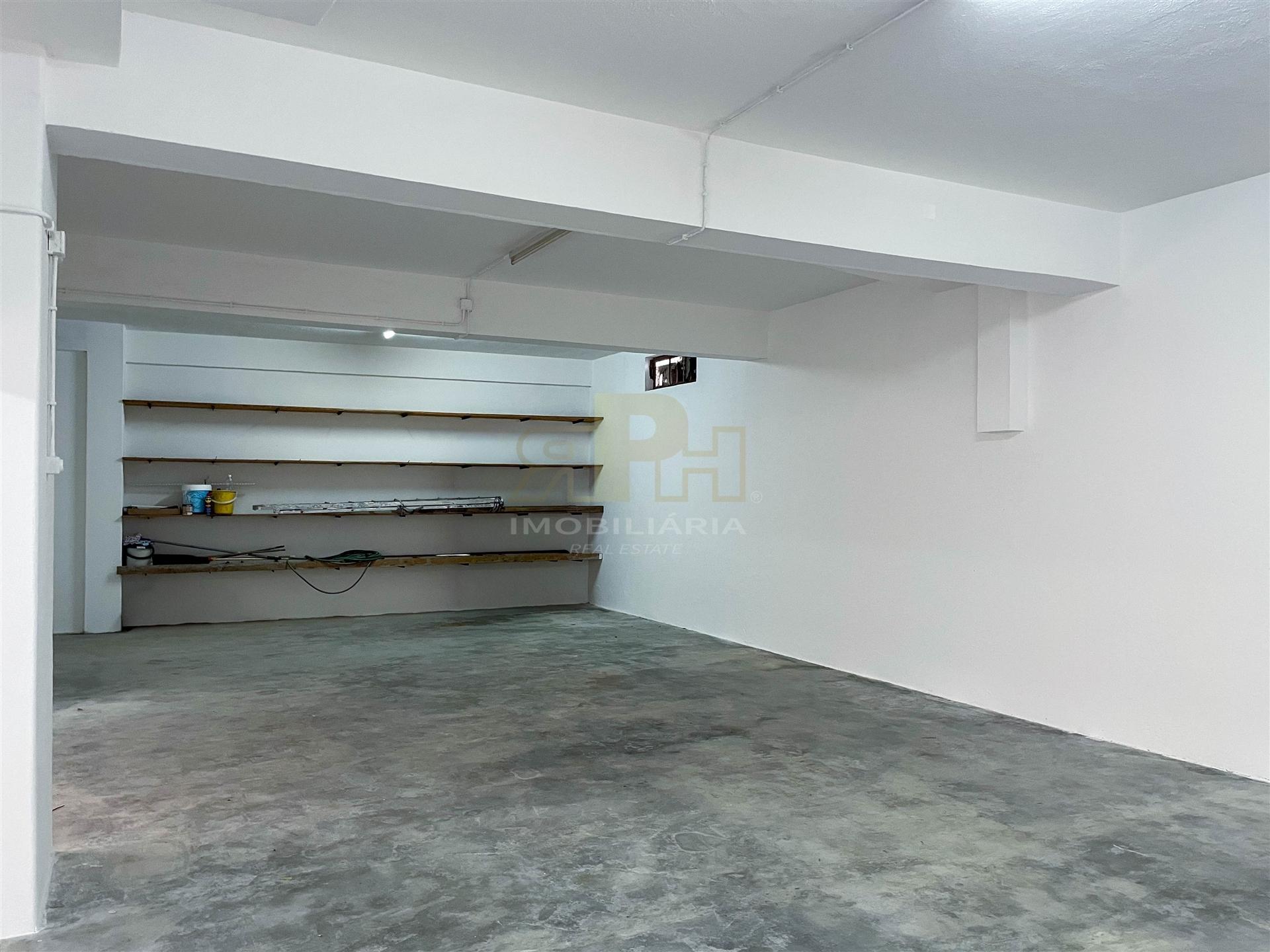 Garagem  Venda em Santarém (Marvila), Santa Iria da Ribeira de Santarém, Santarém (São Salvador) e Santarém (São Nicolau),Santarém