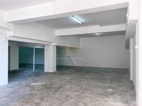 Garagem  Arrendamento em Santarém (Marvila), Santa Iria da Ribeira de Santarém, Santarém (São Salvador) e Santarém (São Nicolau),Santarém
