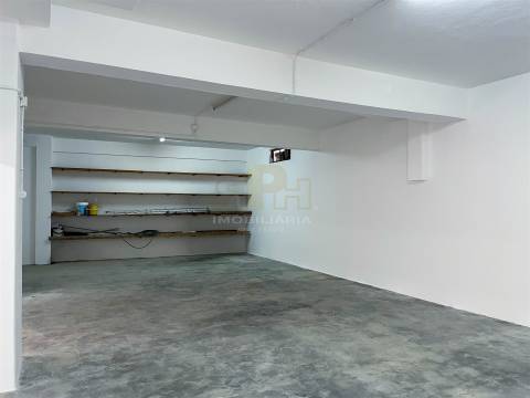 Garagem  Arrendamento em Santarém (Marvila), Santa Iria da Ribeira de Santarém, Santarém (São Salvador) e Santarém (São Nicolau),Santarém