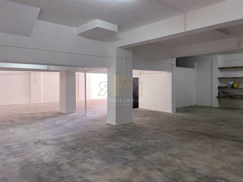 Garagem  Arrendamento em Santarém (Marvila), Santa Iria da Ribeira de Santarém, Santarém (São Salvador) e Santarém (São Nicolau),Santarém