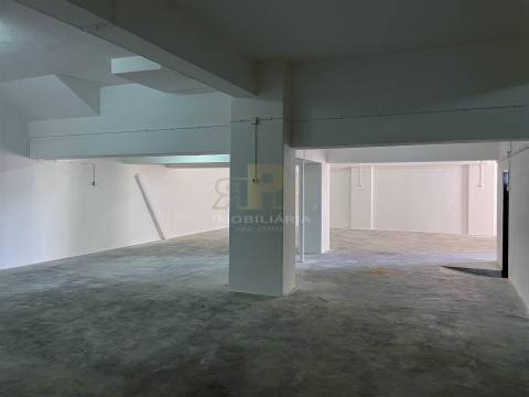 Garagem  Arrendamento em Santarém (Marvila), Santa Iria da Ribeira de Santarém, Santarém (São Salvador) e Santarém (São Nicolau),Santarém