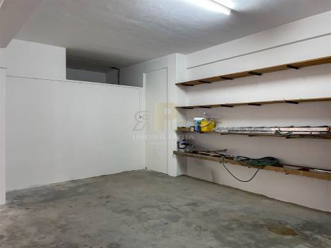 Garagem  Arrendamento em Santarém (Marvila), Santa Iria da Ribeira de Santarém, Santarém (São Salvador) e Santarém (São Nicolau),Santarém