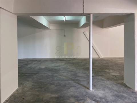 Garagem  Arrendamento em Santarém (Marvila), Santa Iria da Ribeira de Santarém, Santarém (São Salvador) e Santarém (São Nicolau),Santarém