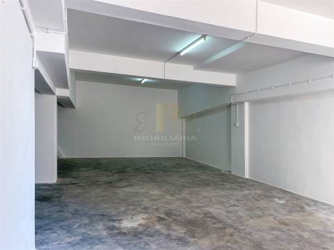 Garagem  Arrendamento em Santarém (Marvila), Santa Iria da Ribeira de Santarém, Santarém (São Salvador) e Santarém (São Nicolau),Santarém