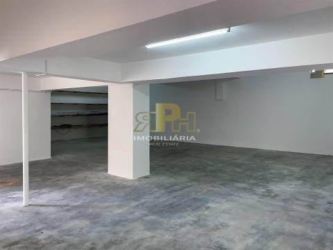 Garagem  Arrendamento em Santarém (Marvila), Santa Iria da Ribeira de Santarém, Santarém (São Salvador) e Santarém (São Nicolau),Santarém