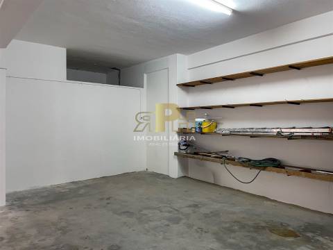 Garagem  Arrendamento em Santarém (Marvila), Santa Iria da Ribeira de Santarém, Santarém (São Salvador) e Santarém (São Nicolau),Santarém