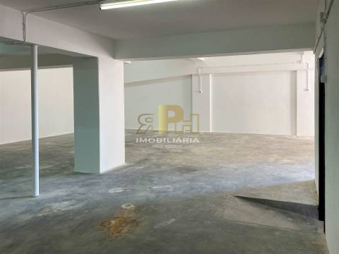 Garagem  Arrendamento em Santarém (Marvila), Santa Iria da Ribeira de Santarém, Santarém (São Salvador) e Santarém (São Nicolau),Santarém