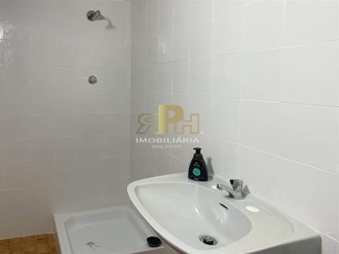 Garagem  Arrendamento em Santarém (Marvila), Santa Iria da Ribeira de Santarém, Santarém (São Salvador) e Santarém (São Nicolau),Santarém