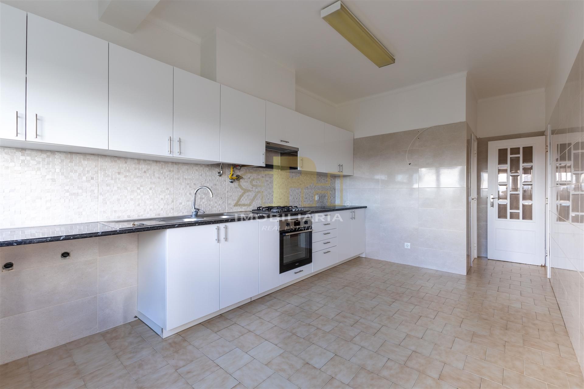 Apartamento T3 Venda em Santarém (Marvila), Santa Iria da Ribeira de Santarém, Santarém (São Salvador) e Santarém (São Nicolau),Santarém