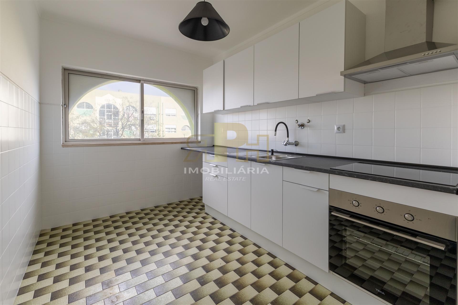 Apartamento T2 Arrendamento em Santarém (Marvila), Santa Iria da Ribeira de Santarém, Santarém (São Salvador) e Santarém (São Nicolau),Santarém