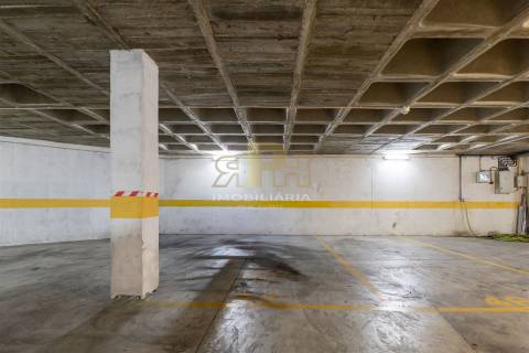 Garagem  Venda em Santarém (Marvila), Santa Iria da Ribeira de Santarém, Santarém (São Salvador) e Santarém (São Nicolau),Santarém