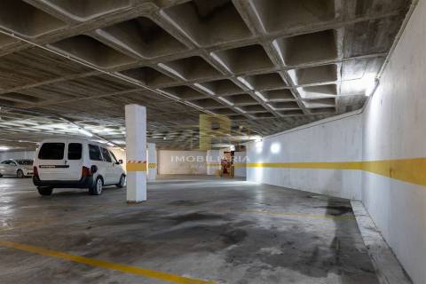 Garagem  Venda em Santarém (Marvila), Santa Iria da Ribeira de Santarém, Santarém (São Salvador) e Santarém (São Nicolau),Santarém