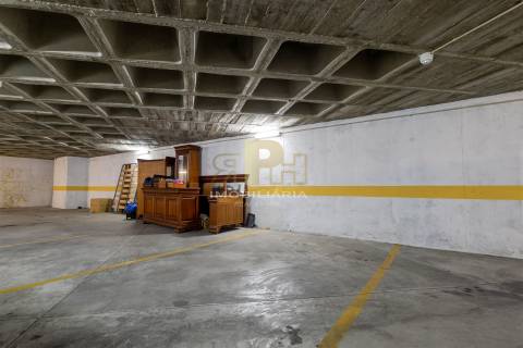 Garagem  Venda em Santarém (Marvila), Santa Iria da Ribeira de Santarém, Santarém (São Salvador) e Santarém (São Nicolau),Santarém