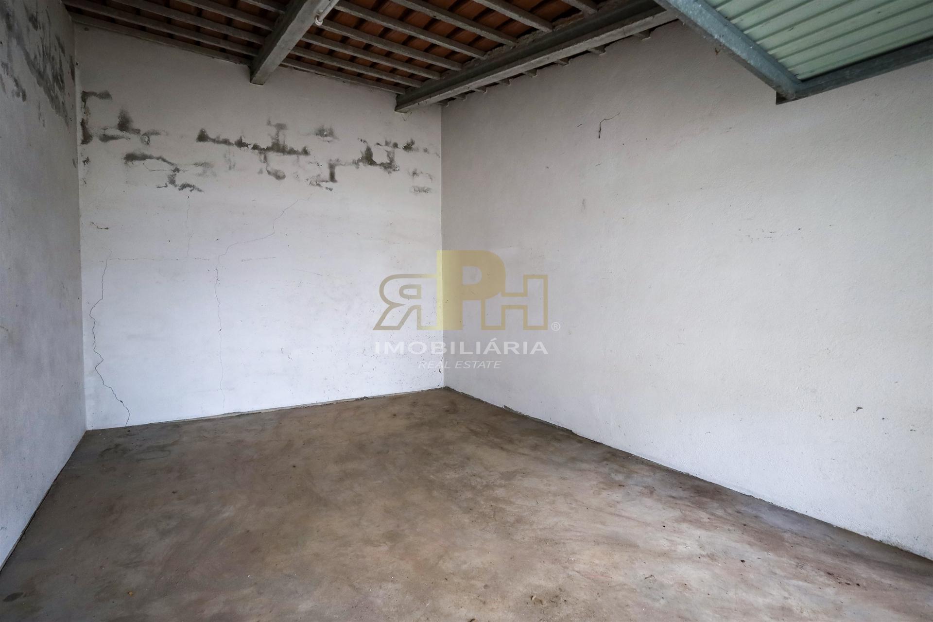 Garagem T0 Venda em Santarém (Marvila), Santa Iria da Ribeira de Santarém, Santarém (São Salvador) e Santarém (São Nicolau),Santarém