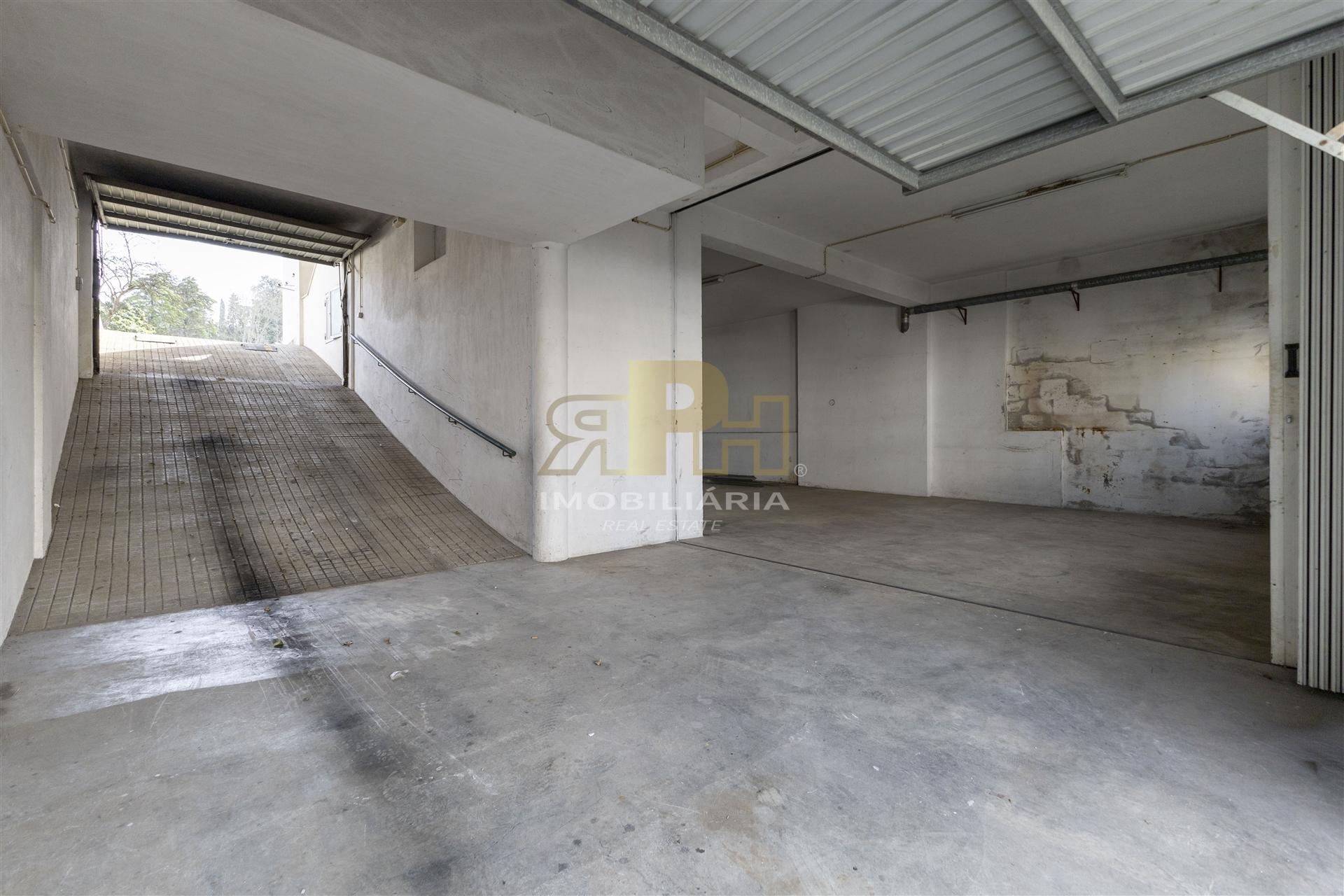 Garagem  Venda em Santarém (Marvila), Santa Iria da Ribeira de Santarém, Santarém (São Salvador) e Santarém (São Nicolau),Santarém