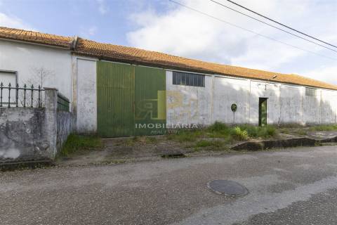 Armazém T3 Venda em São Vicente do Paul e Vale de Figueira,Santarém
