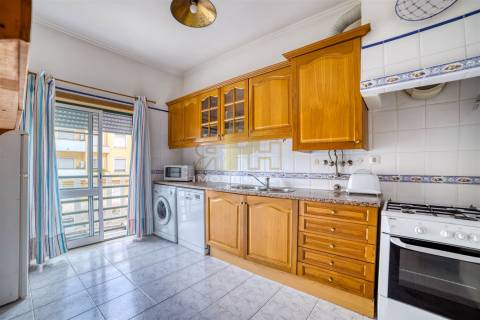 Apartamento T1+2 Arrendamento em Santarém (Marvila), Santa Iria da Ribeira de Santarém, Santarém (São Salvador) e Santarém (São Nicolau),Santarém
