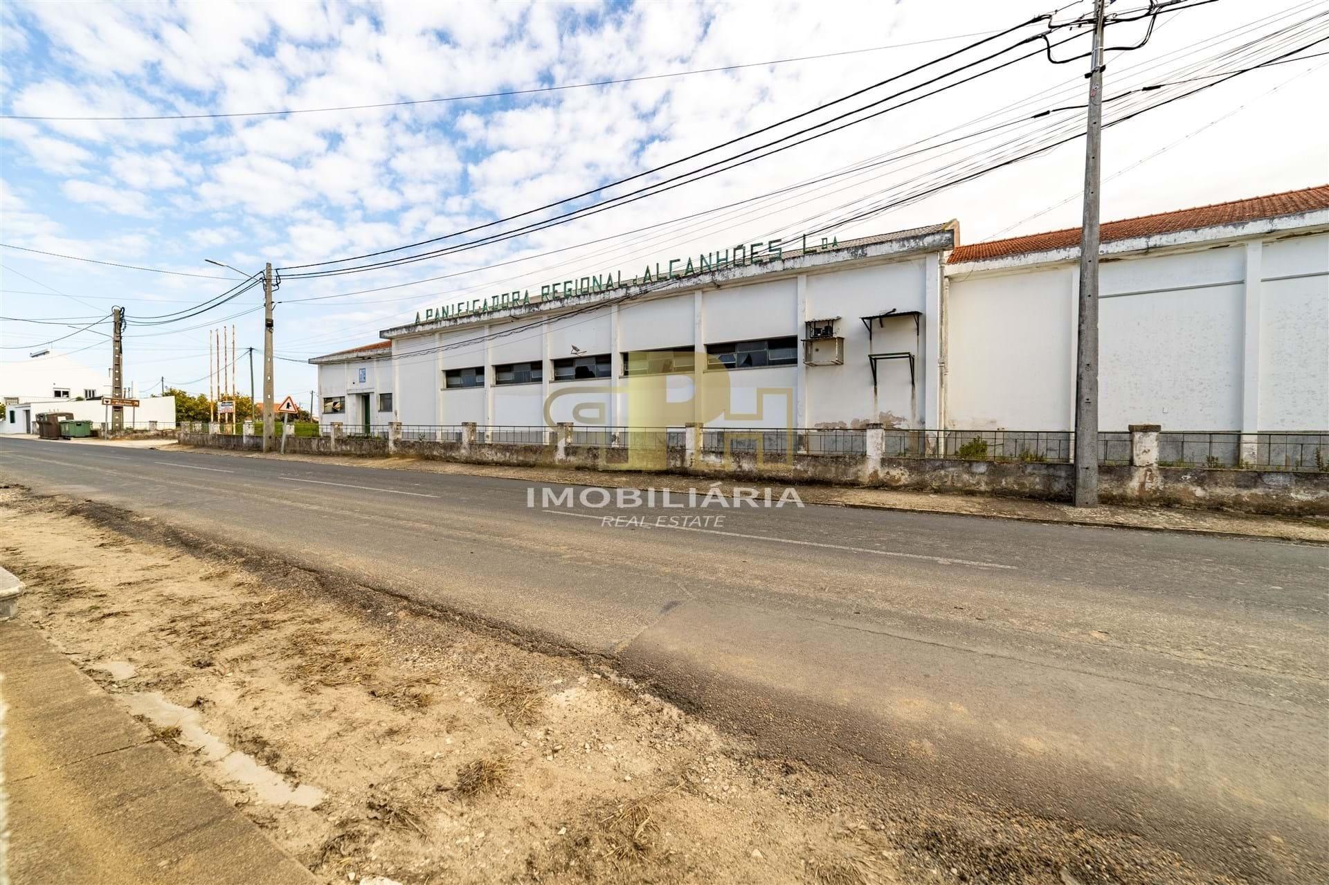 Armazém T6 Venda em Alcanhões,Santarém