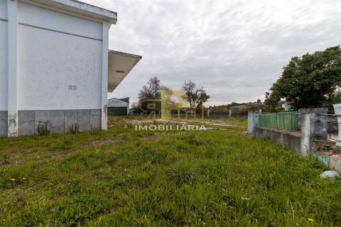 Armazém T6 Venda em Alcanhões,Santarém