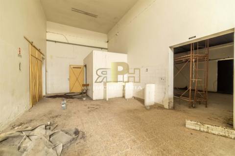 Armazém T6 Venda em Alcanhões,Santarém