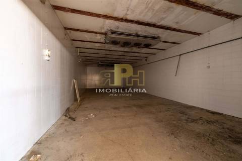 Armazém T6 Venda em Alcanhões,Santarém