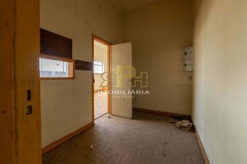 Armazém T6 Venda em Alcanhões,Santarém