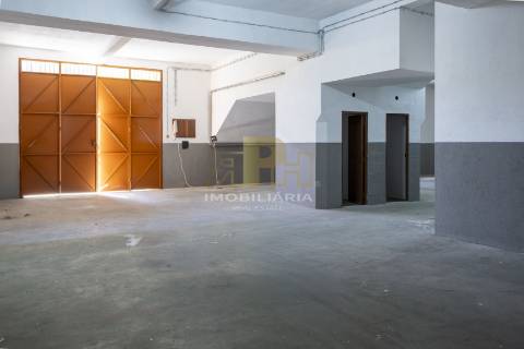 Garagem  Arrendamento em Santarém (Marvila), Santa Iria da Ribeira de Santarém, Santarém (São Salvador) e Santarém (São Nicolau),Santarém