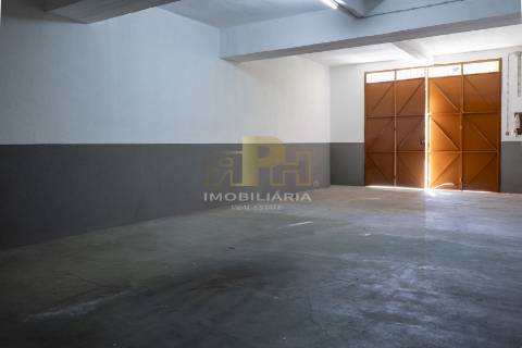 Garagem  Arrendamento em Santarém (Marvila), Santa Iria da Ribeira de Santarém, Santarém (São Salvador) e Santarém (São Nicolau),Santarém