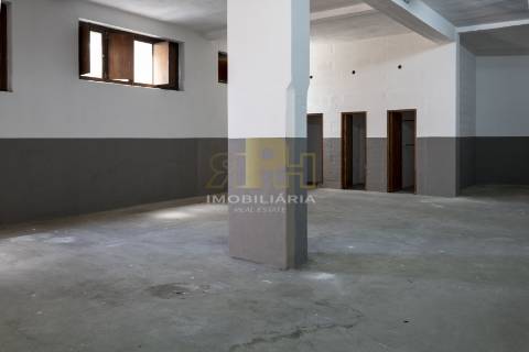 Garagem  Arrendamento em Santarém (Marvila), Santa Iria da Ribeira de Santarém, Santarém (São Salvador) e Santarém (São Nicolau),Santarém