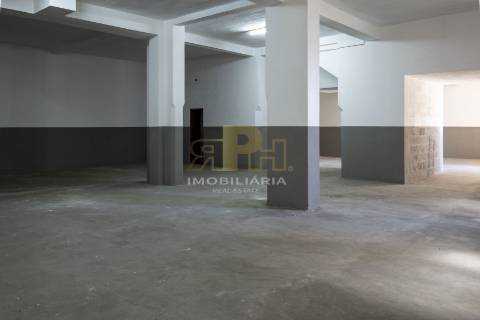 Garagem  Arrendamento em Santarém (Marvila), Santa Iria da Ribeira de Santarém, Santarém (São Salvador) e Santarém (São Nicolau),Santarém