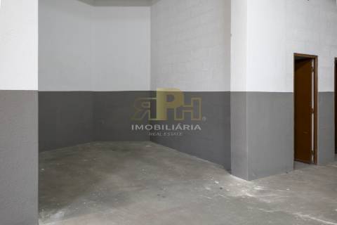 Garagem  Arrendamento em Santarém (Marvila), Santa Iria da Ribeira de Santarém, Santarém (São Salvador) e Santarém (São Nicolau),Santarém