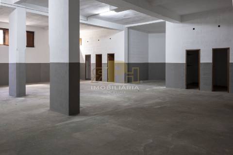 Garagem  Arrendamento em Santarém (Marvila), Santa Iria da Ribeira de Santarém, Santarém (São Salvador) e Santarém (São Nicolau),Santarém