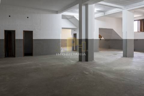 Garagem  Arrendamento em Santarém (Marvila), Santa Iria da Ribeira de Santarém, Santarém (São Salvador) e Santarém (São Nicolau),Santarém