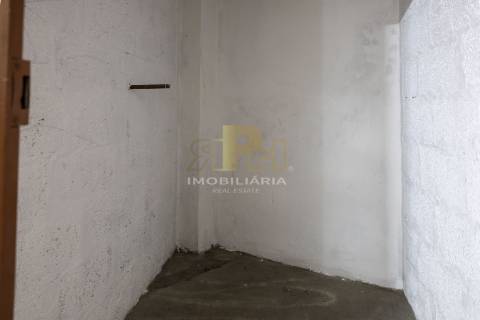 Garagem  Arrendamento em Santarém (Marvila), Santa Iria da Ribeira de Santarém, Santarém (São Salvador) e Santarém (São Nicolau),Santarém