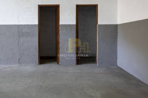 Garagem  Arrendamento em Santarém (Marvila), Santa Iria da Ribeira de Santarém, Santarém (São Salvador) e Santarém (São Nicolau),Santarém