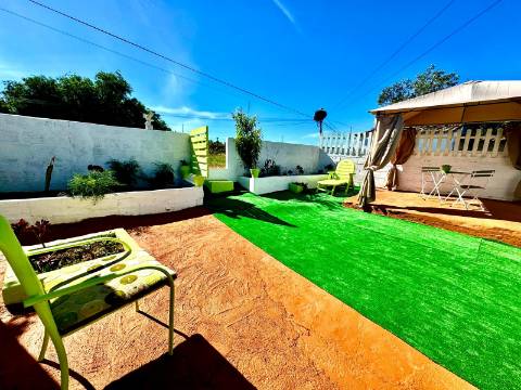 Prédio com amplo terreno em Garvão, Concelho de Ourique