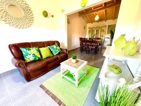 Prédio com amplo terreno em Garvão, Concelho de Ourique