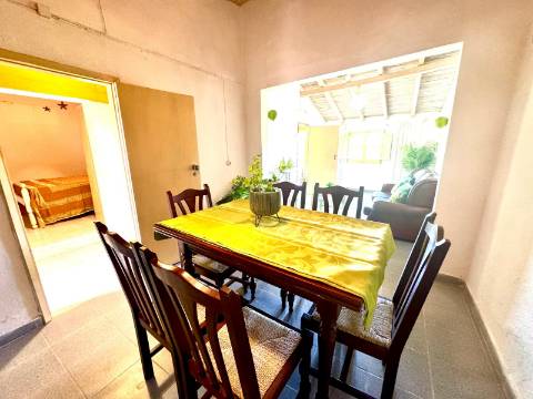 Prédio com amplo terreno em Garvão, Concelho de Ourique