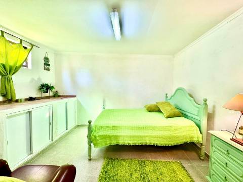 Prédio com amplo terreno em Garvão, Concelho de Ourique