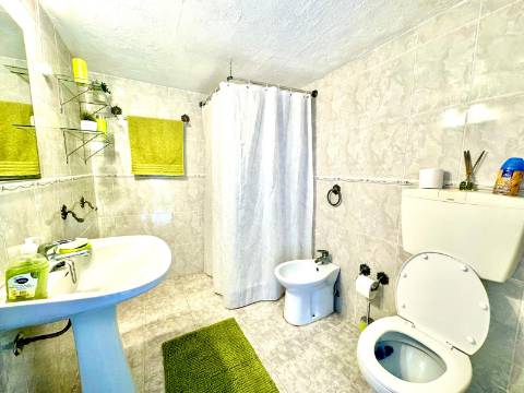 Prédio com amplo terreno em Garvão, Concelho de Ourique