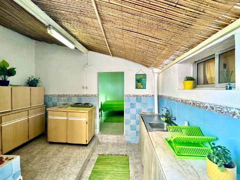 Prédio com amplo terreno em Garvão, Concelho de Ourique