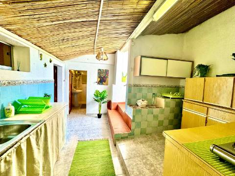 Prédio com amplo terreno em Garvão, Concelho de Ourique