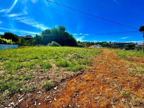 Prédio com amplo terreno em Garvão, Concelho de Ourique
