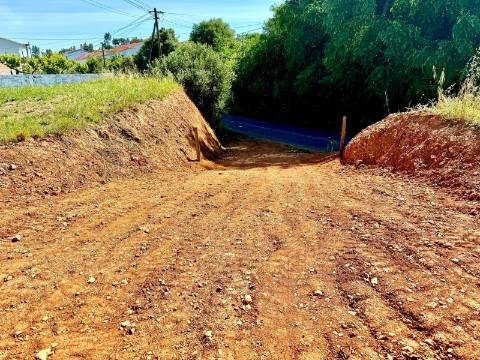 Prédio com amplo terreno em Garvão, Concelho de Ourique