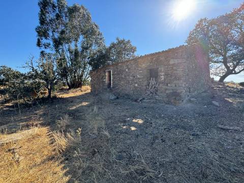Prédio Misto em Almodôvar - 27 Hectares com Potencial Agrícola e Vista Deslumbrante