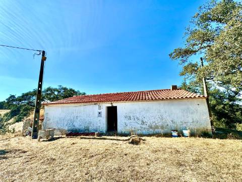 Herdade com dois Montes Alentejanos para Recuperar